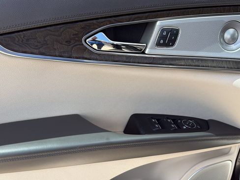 Used 2019 Lincoln Nautilus Reserve w/ Ultimate Package FWD image 11