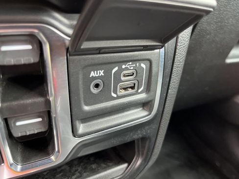 Used 2022 Jeep Wrangler Unlimited Sport image 36