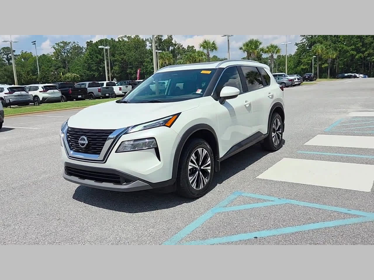 Used 2023 Nissan Rogue SV w/ SV Premium B Package FWD image 7