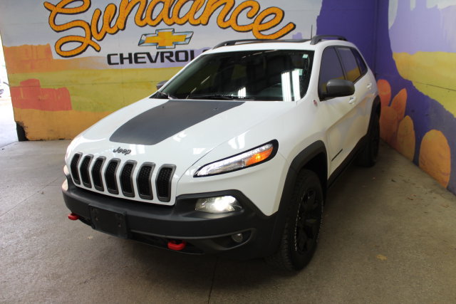 Used 2018 Jeep Cherokee Trailhawk AWD/4WD image 4
