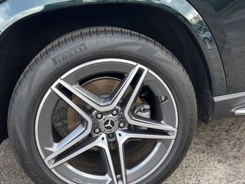 Used 2024 Mercedes-Benz GLS 450 4MATIC image 9