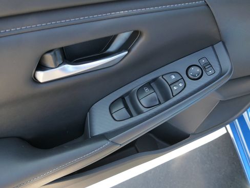 Used 2024 Nissan Sentra SV FWD image 13