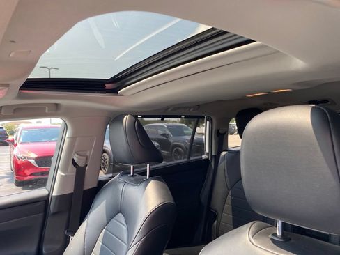 Used 2022 Toyota Highlander XLE AWD/4WD image 21