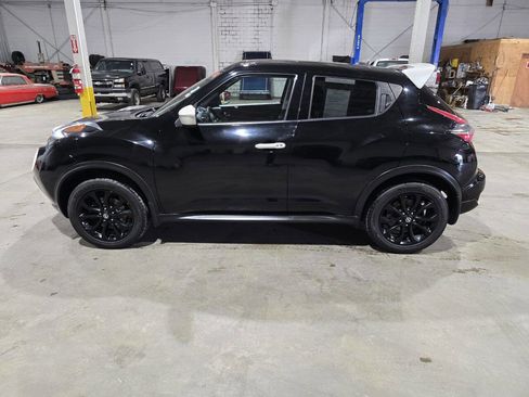Used 2017 Nissan Juke SV image 5