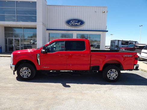 Used 2024 Ford F350 Lariat image 1