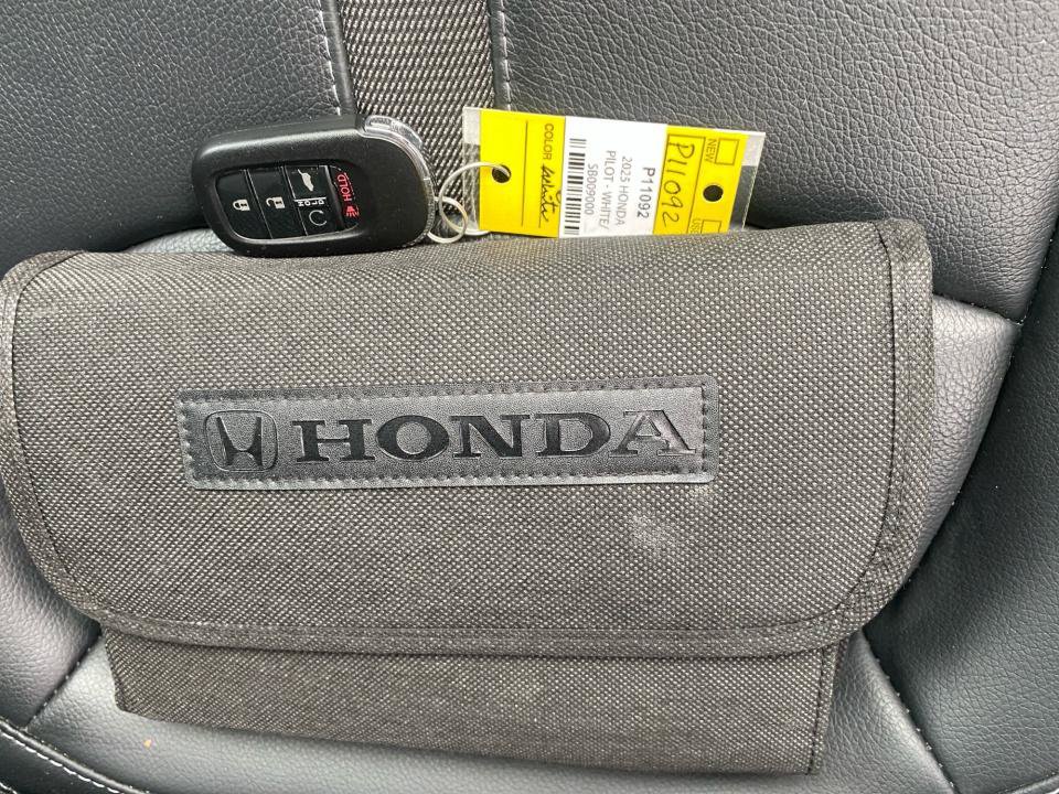 Certified 2025 Honda Pilot Touring image 38