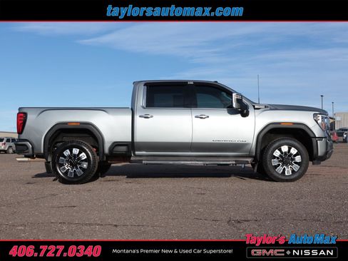Used 2024 GMC Sierra 3500 Denali w/ Denali Reserve Package image 3