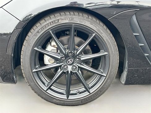 Used 2025 Toyota GR86 Premium image 29