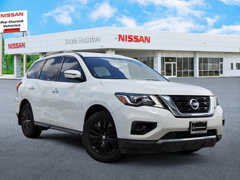 Used 2020 Nissan Pathfinder S FWD image 1