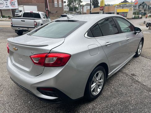 Used 2017 Chevrolet Cruze LT w/ RS Package FWD image 6