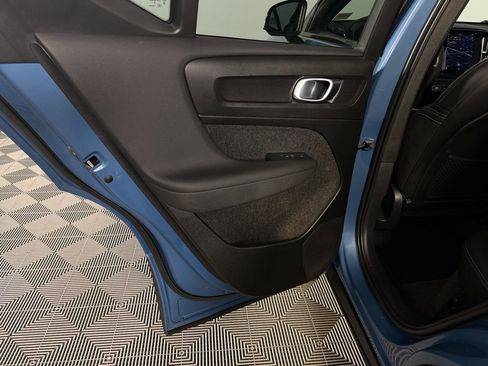 Used 2023 Volvo XC40 Recharge Plus image 27
