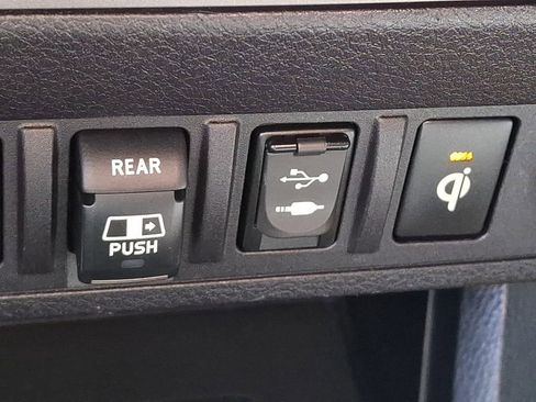 Used 2018 Toyota Tacoma TRD Sport image 25