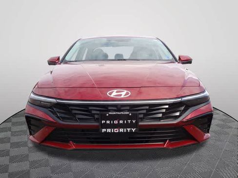 Used 2024 Hyundai Elantra Limited FWD image 5