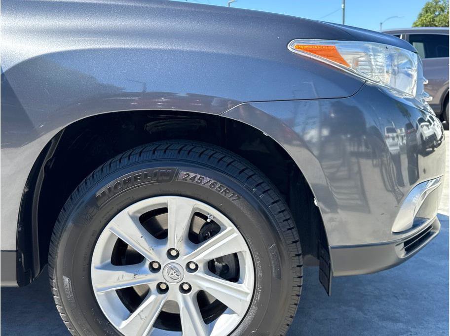 Used 2013 Toyota Highlander SE AWD/4WD image 40