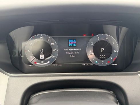 Certified 2026 Land Rover Range Rover Velar Dynamic SE AWD/4WD image 16