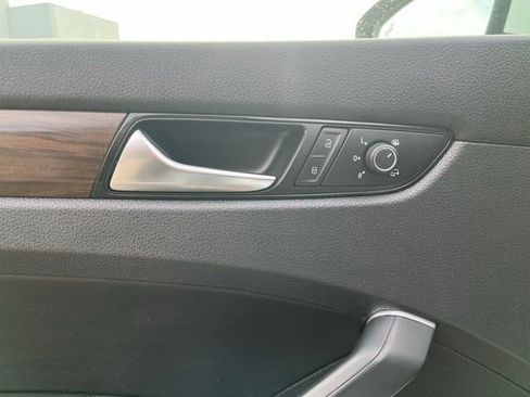 Certified 2020 Volkswagen Passat 2.0T SEL image 31