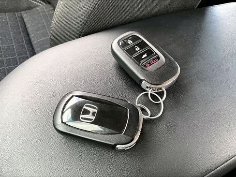 Used 2024 Honda HR-V LX image 15