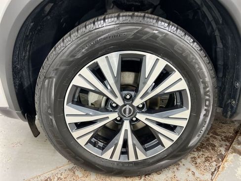 Used 2023 Nissan Rogue SV AWD/4WD image 26