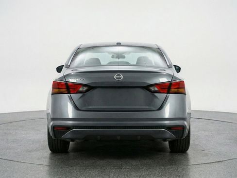 Used 2025 Nissan Altima 2.5 SV image 7