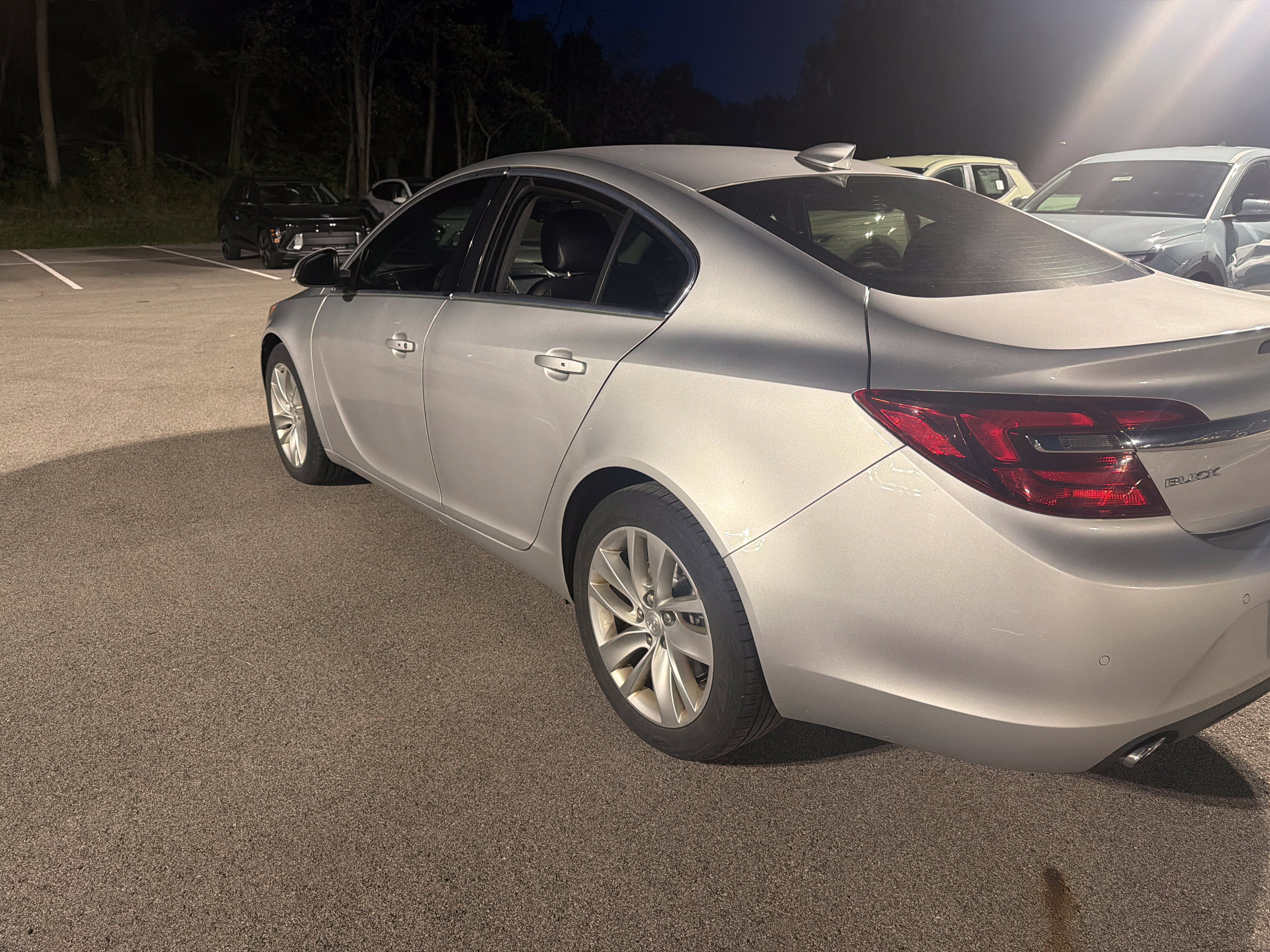 Used 2015 Buick Regal Premium w/ Experience Buick Package FWD image 6