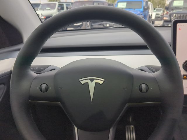 Used 2025 Tesla Model Y Performance AWD/4WD image 28