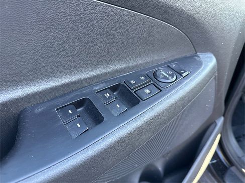 Used 2016 Hyundai Tucson Sport image 18