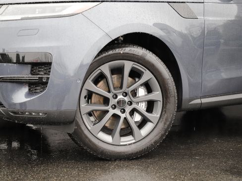 New 2026 Land Rover Range Rover Sport SE AWD/4WD image 2