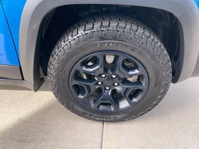 Used 2021 Jeep Cherokee Trailhawk w/ Technology Group AWD/4WD image 19