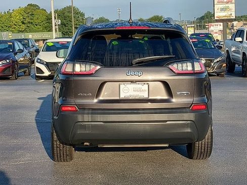 Used 2019 Jeep Cherokee Latitude Plus w/ Comfort/Convenience Group AWD/4WD image 4