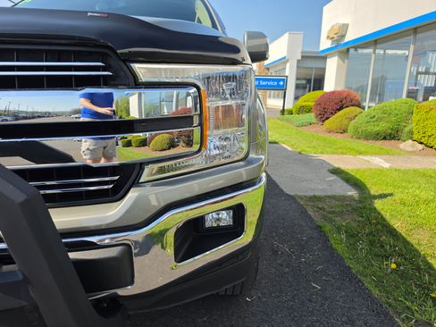 Used 2019 Ford F150 Lariat w/ Trailer Tow Package AWD/4WD image 10