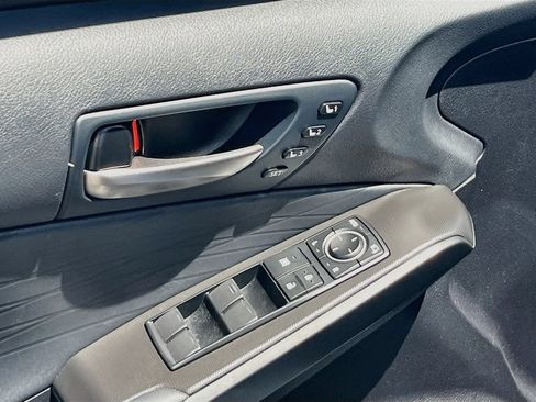 Used 2025 Lexus IS 350 F Sport w/ Accessory Package RWD image 17