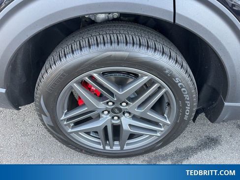 Certified 2026 Ford Explorer ST-Line w/ ST-Line Street Pack image 11