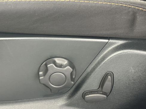 Used 2022 Ford EcoSport SE w/ SE Convenience Package image 12