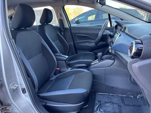 Used 2025 Nissan Versa SV FWD image 34