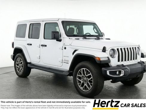 Used 2025 Jeep Wrangler Sahara image 1