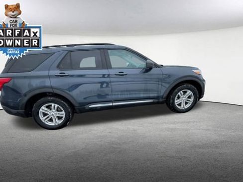 Used 2023 Ford Explorer XLT image 10