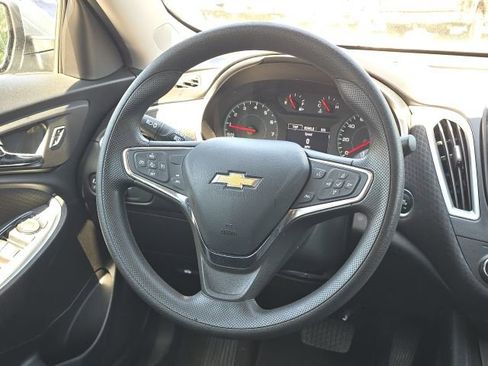 Used 2024 Chevrolet Malibu LT image 32