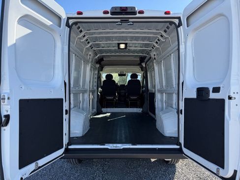 Used 2025 RAM ProMaster 2500 w/ Convenience Group FWD image 20