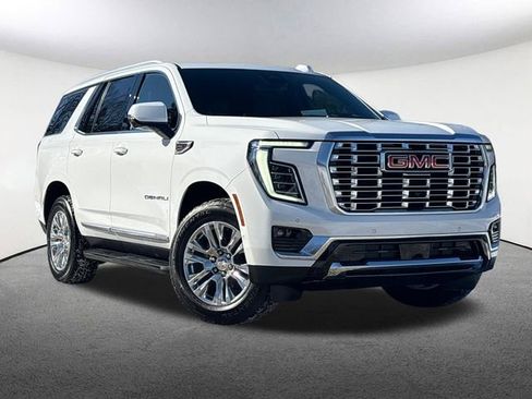 Used 2025 GMC Yukon Denali image 2