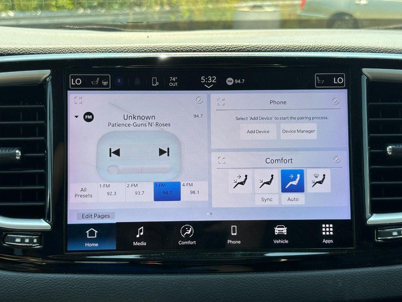 Used 2024 Chrysler Pacifica Touring-L FWD image 23