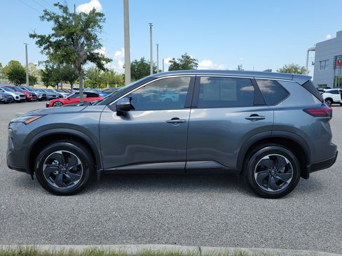 Certified 2024 Nissan Rogue SV FWD image 9
