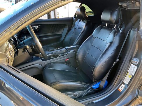 Used 2017 Ford Mustang GT Premium image 7