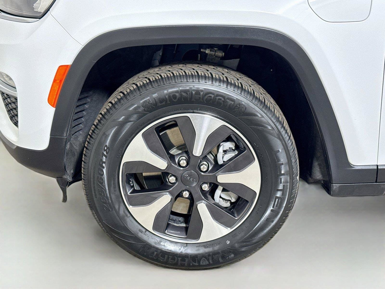 Used 2024 Jeep Grand Cherokee Limited 4xe AWD/4WD image 30