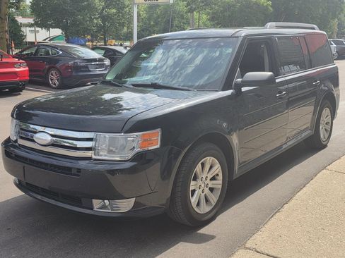 Used 2011 Ford Flex SE FWD image 1