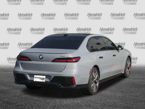 Used 2023 BMW 740i RWD image 9