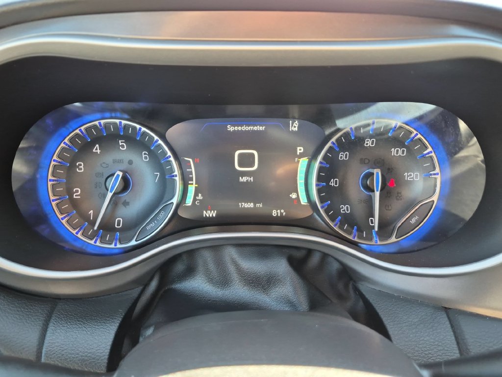 Used 2026 Chrysler Pacifica Select FWD image 16