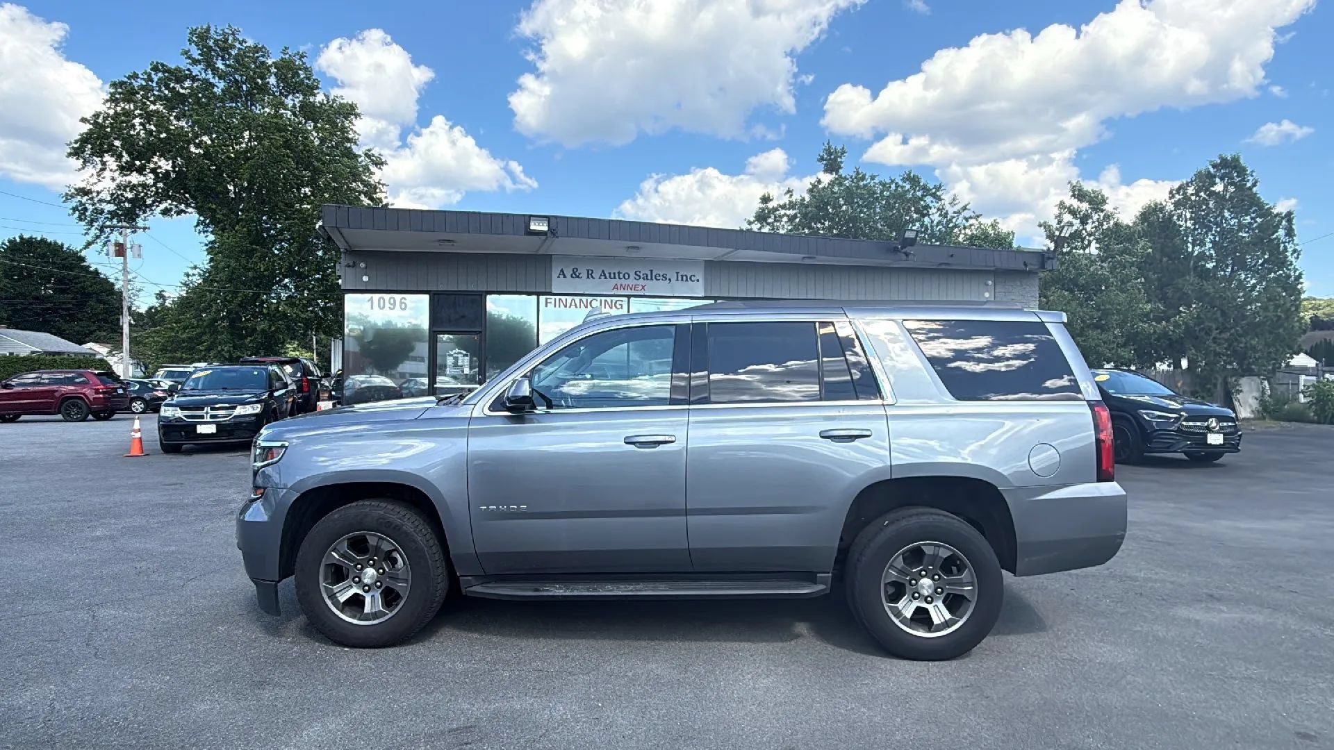Used 2019 Chevrolet Tahoe LS AWD/4WD image 4