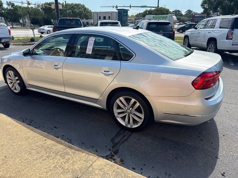 Used 2016 Volkswagen Passat 1.8T SEL Premium FWD image 6