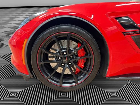 Used 2019 Chevrolet Corvette Grand Sport w/ Carbon Flash Badge Package image 7