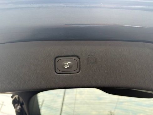 Used 2024 Ford Edge Titanium AWD/4WD image 37